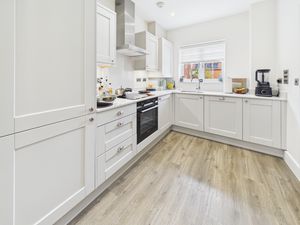 KITCHEN/BREAKFAST ROOM- click for photo gallery